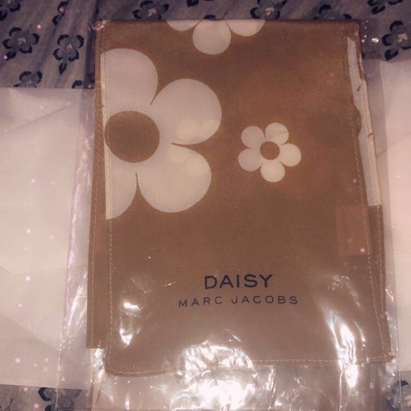 Marc Jacobs Accessories - Marc Jacobs silk scarf 🌸 Marc Jacobs Accessories - Marc Jacobs silk scarf 🌸